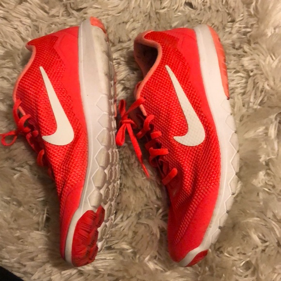 Women’s Nike Flex Experience RN 4 - Picture 2 of 5